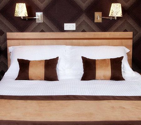 Lodge Hotel โคลเรน ภายนอก รูปภาพ